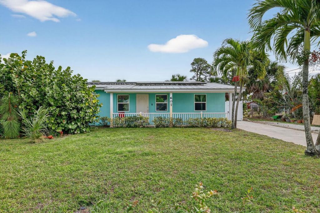 607 SE Cortez Avenue, Stuart, FL 34994