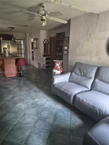 399 NW 98th St, Miami, FL 33150