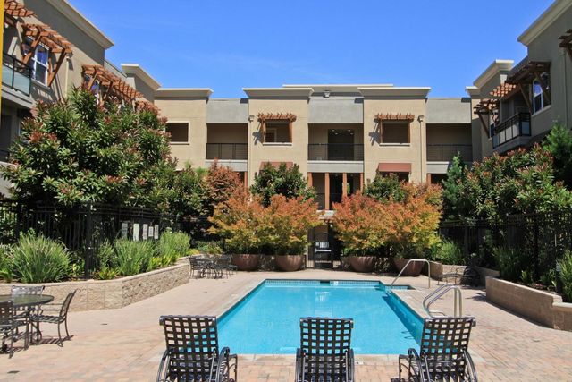 4388 El Camino Real 130, Los Altos, CA 94022