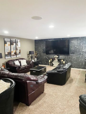 12301 E Zimmerly Ct, Wichita, KS 67207