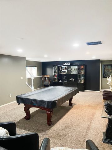 12301 E Zimmerly Ct, Wichita, KS 67207