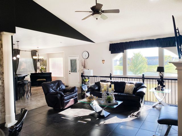 12301 E Zimmerly Ct, Wichita, KS 67207