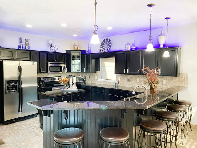 12301 E Zimmerly Ct, Wichita, KS 67207