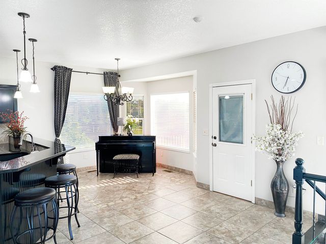 12301 E Zimmerly Ct, Wichita, KS 67207