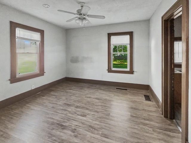 2223 W Elm Street, Springfield, MO 65806