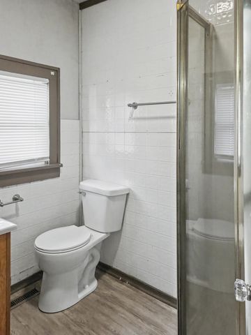 2223 W Elm Street, Springfield, MO 65806