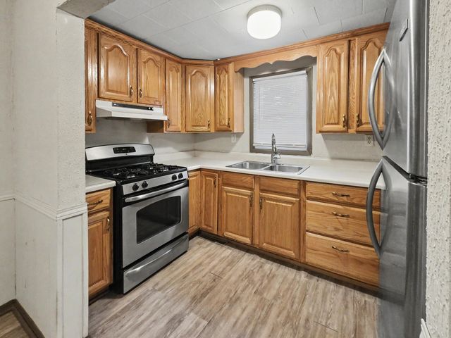 2223 W Elm Street, Springfield, MO 65806