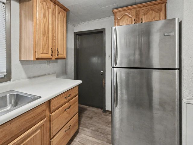 2223 W Elm Street, Springfield, MO 65806