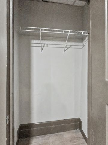 2223 W Elm Street, Springfield, MO 65806