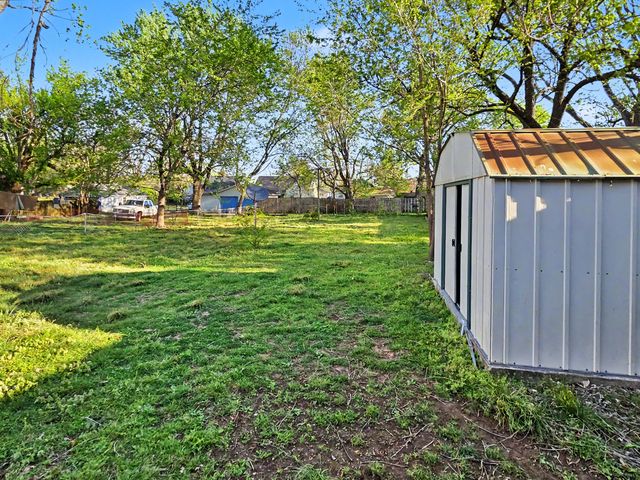 2223 W Elm Street, Springfield, MO 65806