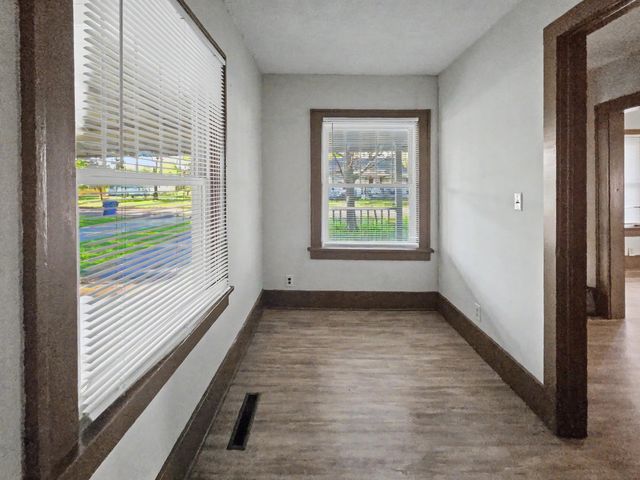 2223 W Elm Street, Springfield, MO 65806