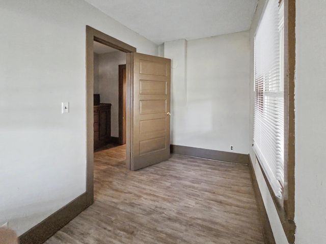 2223 W Elm Street, Springfield, MO 65806