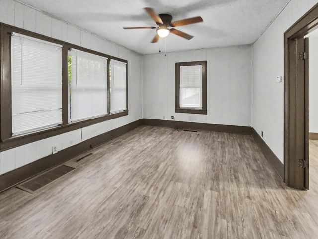 2223 W Elm Street, Springfield, MO 65806