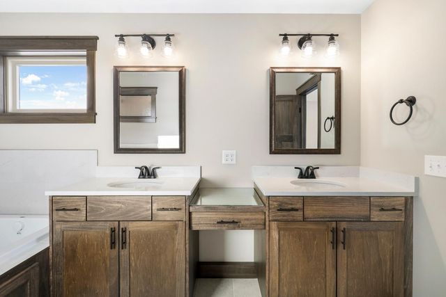 18567 Hidden Way, Lakeville, MN 55044