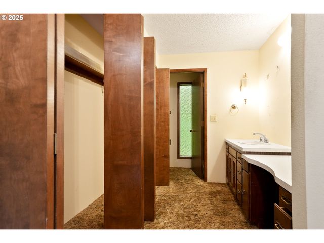 7885 Nw RIDGEWOOD Dr, Corvallis, OR 97330