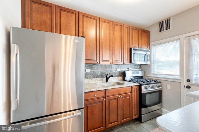 1011 W 42ND ST, Baltimore, MD 21211