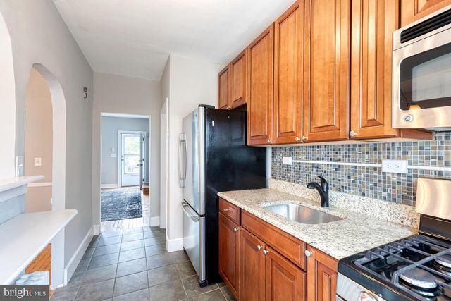 1011 W 42ND ST, Baltimore, MD 21211