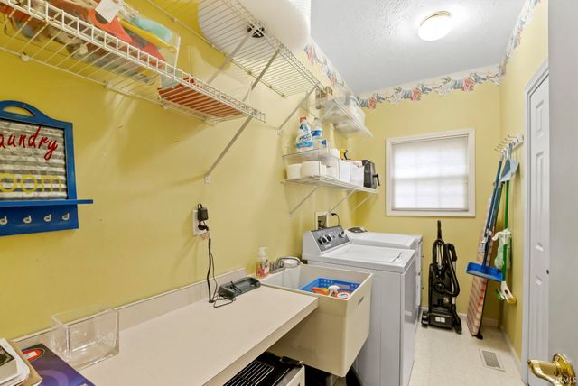 821 Red Oaks Lane, Lafayette, IN 47909