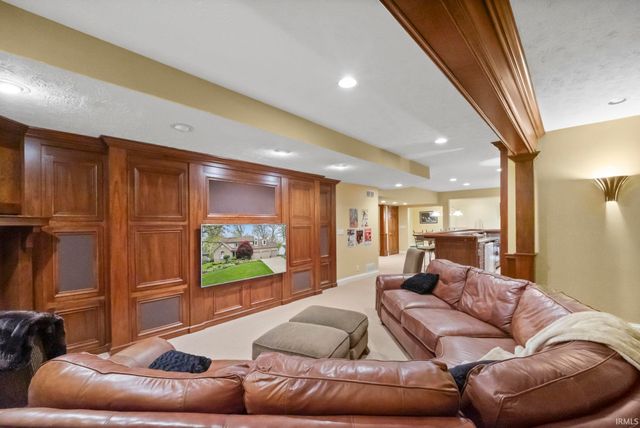 821 Red Oaks Lane, Lafayette, IN 47909