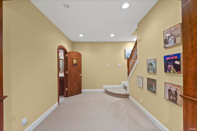 821 Red Oaks Lane, Lafayette, IN 47909