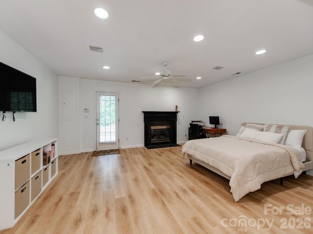 12117 Harrison Steel Drive, Charlotte, NC 28277