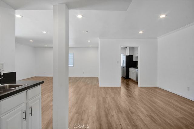 12955 Riverside Drive 102, Sherman Oaks, CA 91423