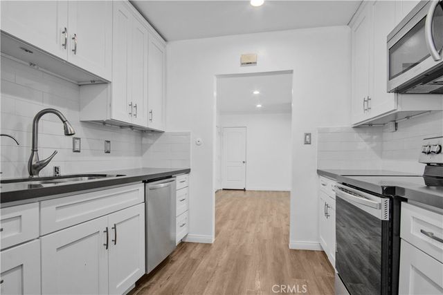 12955 Riverside Drive 102, Sherman Oaks, CA 91423