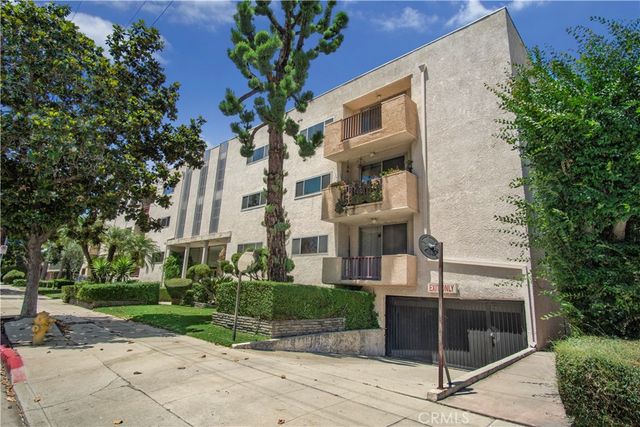 12955 Riverside Drive 102, Sherman Oaks, CA 91423