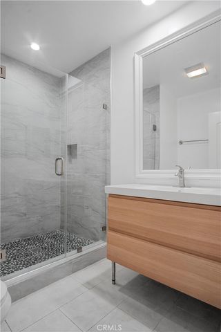 12955 Riverside Drive 102, Sherman Oaks, CA 91423
