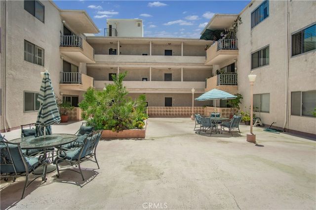12955 Riverside Drive 102, Sherman Oaks, CA 91423