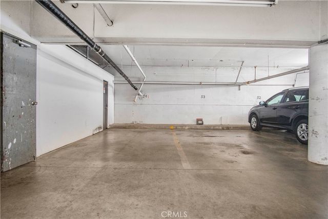 12955 Riverside Drive 102, Sherman Oaks, CA 91423