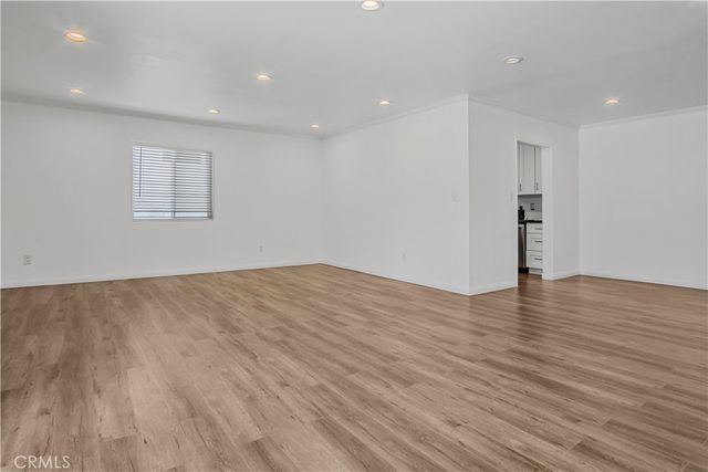 12955 Riverside Drive 102, Sherman Oaks, CA 91423