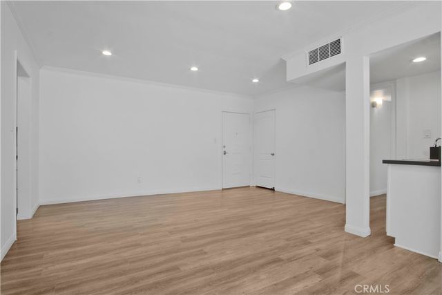 12955 Riverside Drive 102, Sherman Oaks, CA 91423