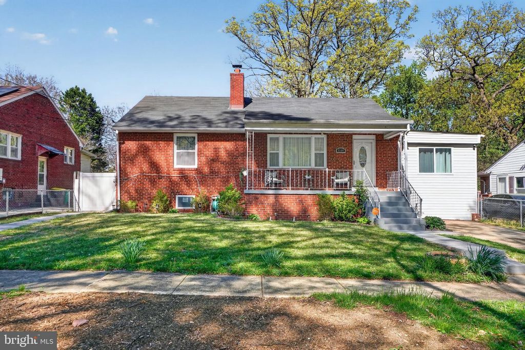 Image 2 of property listing at 5506 WINSTON ST, Temple Hills, MD 20748