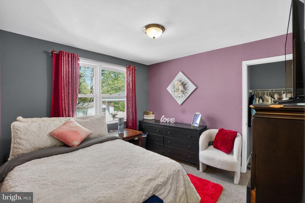 Image 20 of property listing at 5506 WINSTON ST, Temple Hills, MD 20748