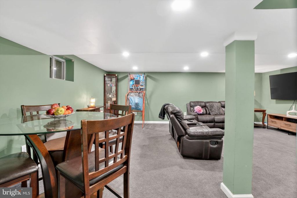 Image 23 of property listing at 5506 WINSTON ST, Temple Hills, MD 20748