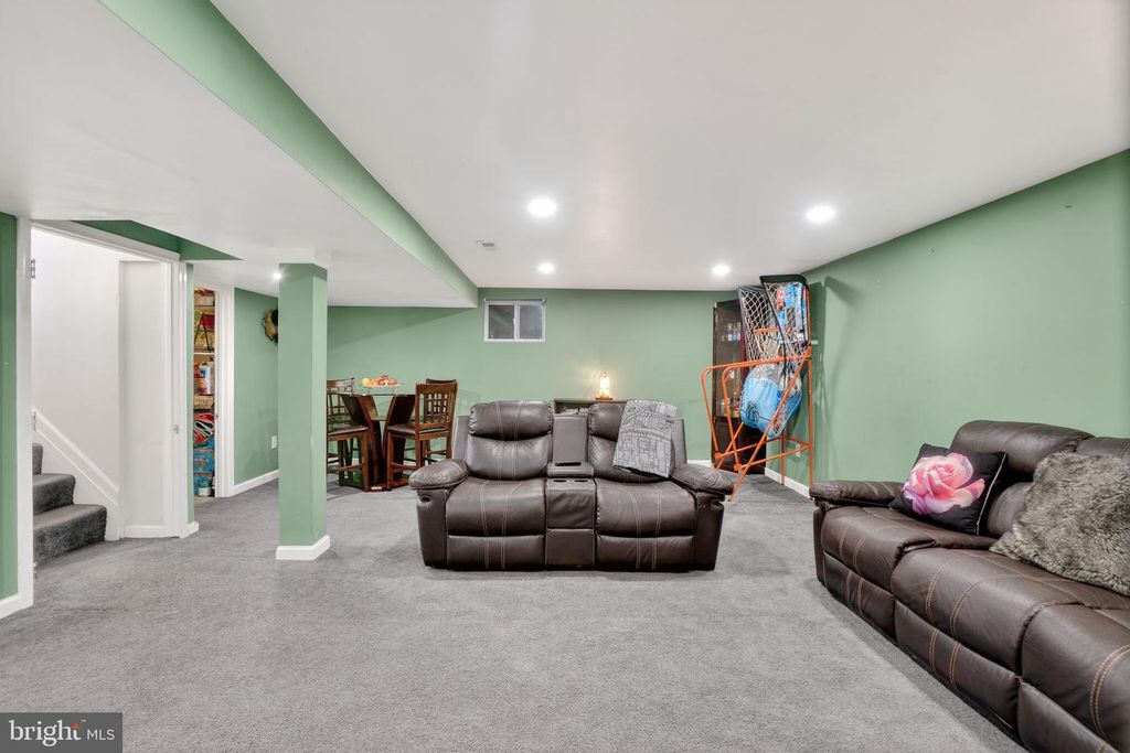 Image 24 of property listing at 5506 WINSTON ST, Temple Hills, MD 20748