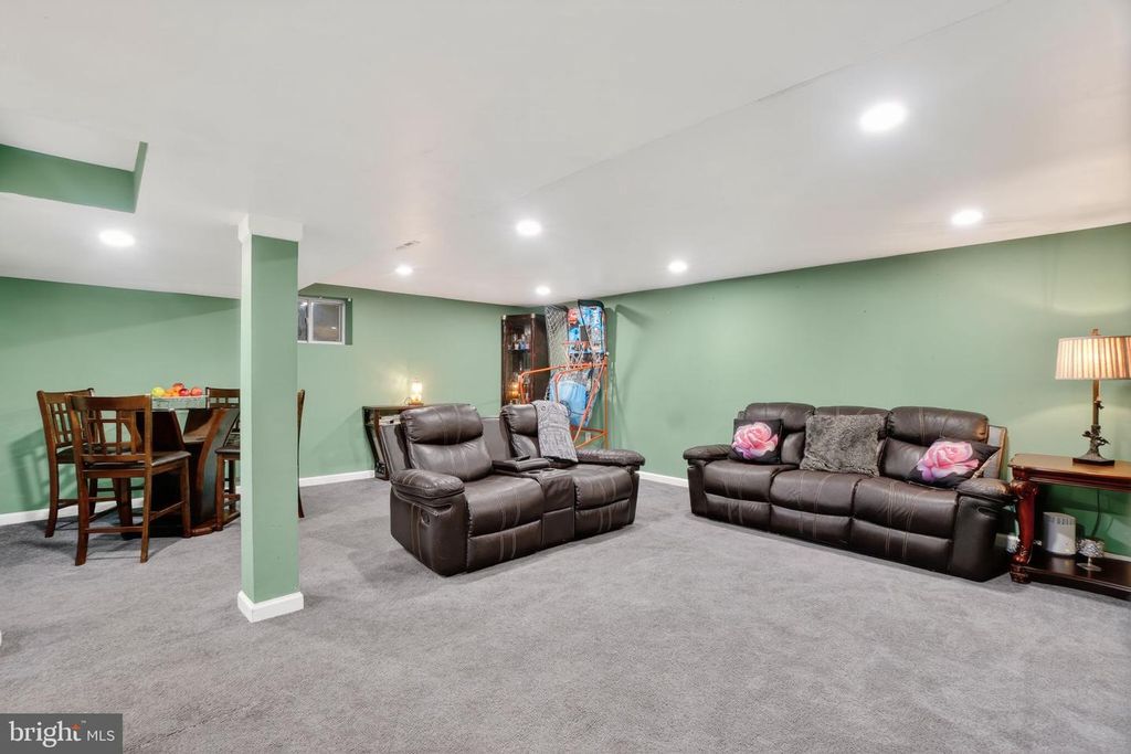 Image 25 of property listing at 5506 WINSTON ST, Temple Hills, MD 20748