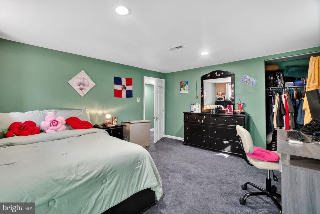 Image 28 of property listing at 5506 WINSTON ST, Temple Hills, MD 20748