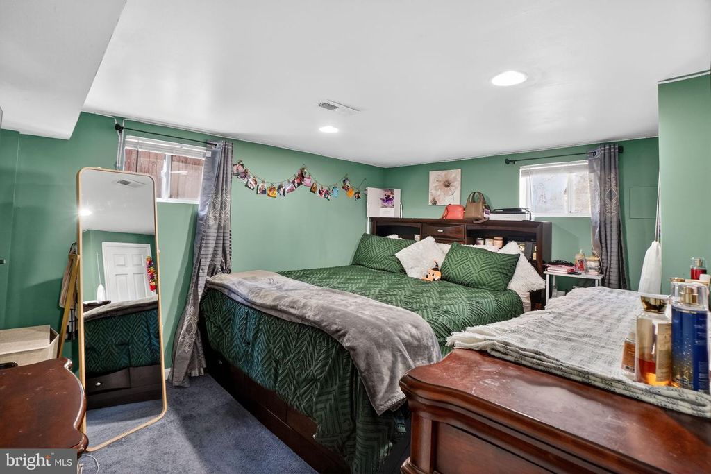 Image 32 of property listing at 5506 WINSTON ST, Temple Hills, MD 20748