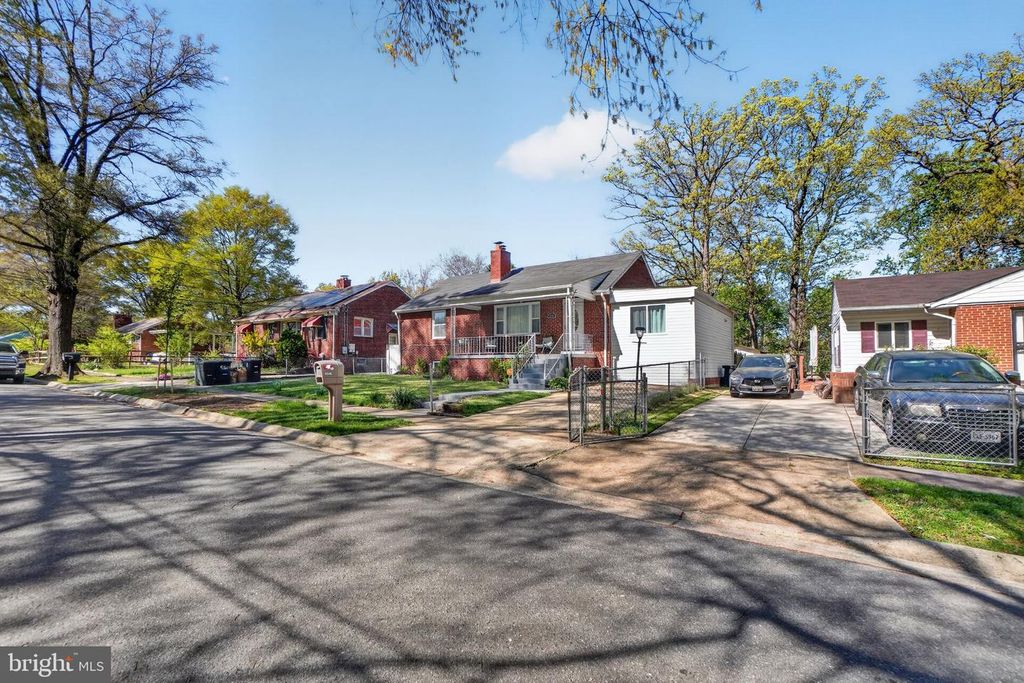 Image 38 of property listing at 5506 WINSTON ST, Temple Hills, MD 20748