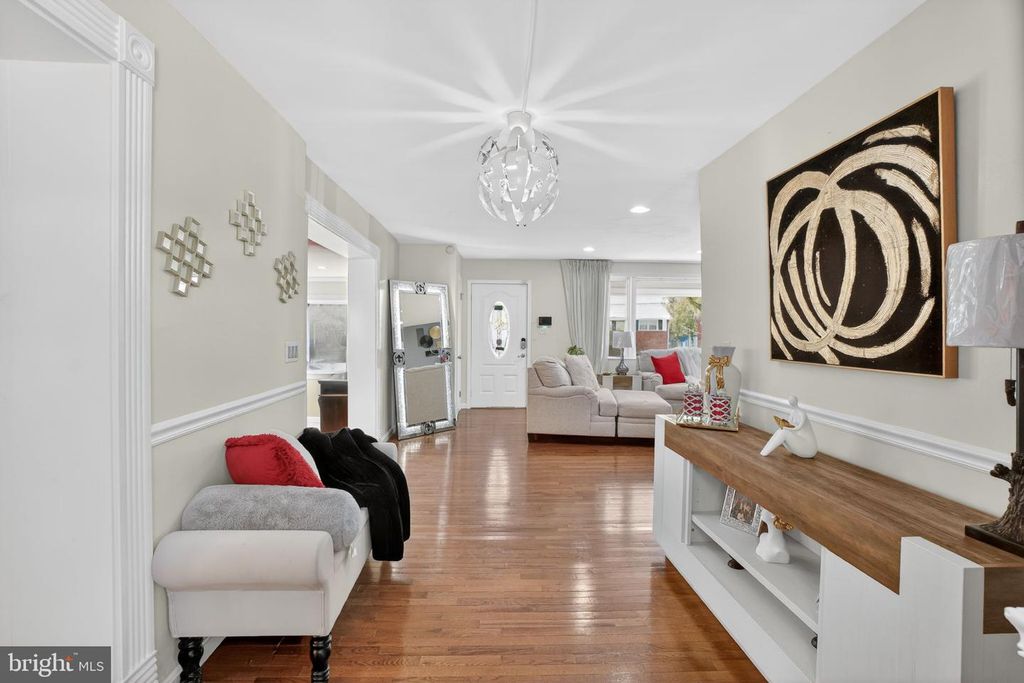 Image 6 of property listing at 5506 WINSTON ST, Temple Hills, MD 20748