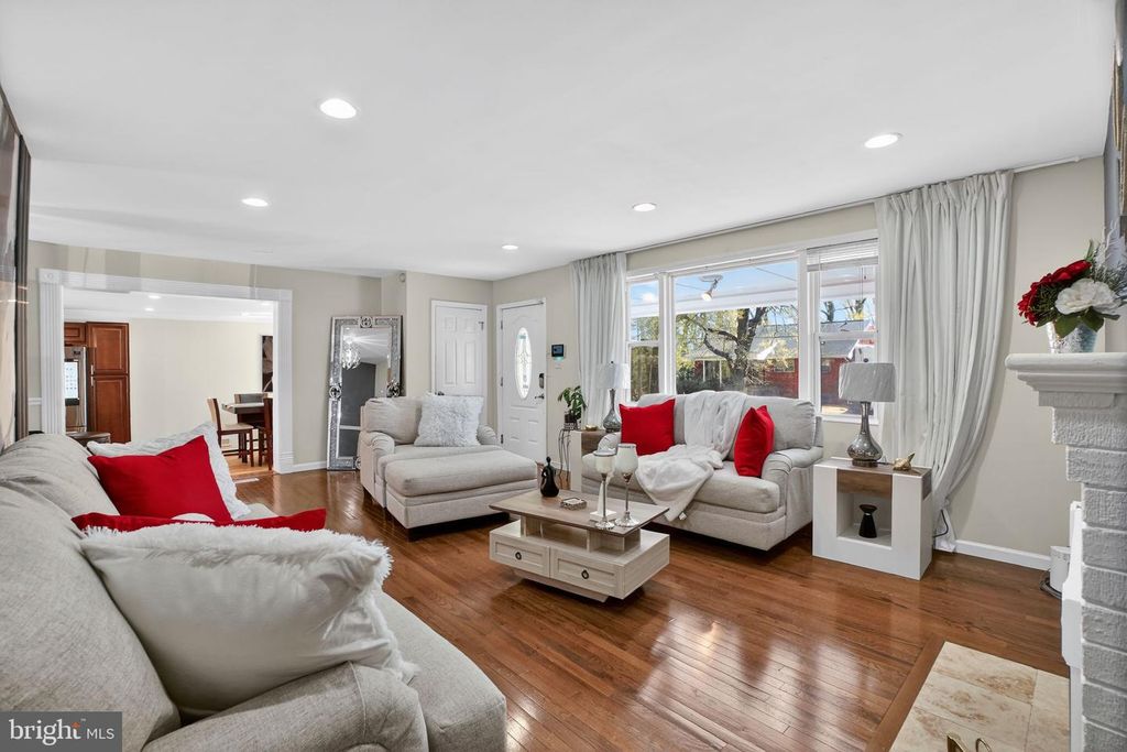 Image 7 of property listing at 5506 WINSTON ST, Temple Hills, MD 20748