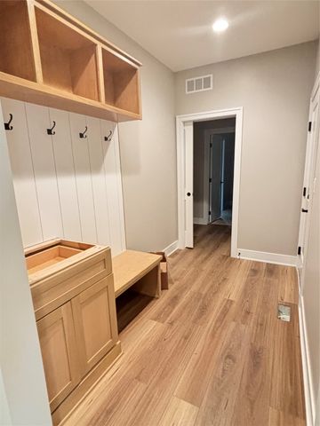 5633 Walnut Ridge Drive, Des Moines, IA 50317