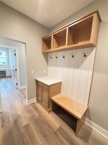 5633 Walnut Ridge Drive, Des Moines, IA 50317