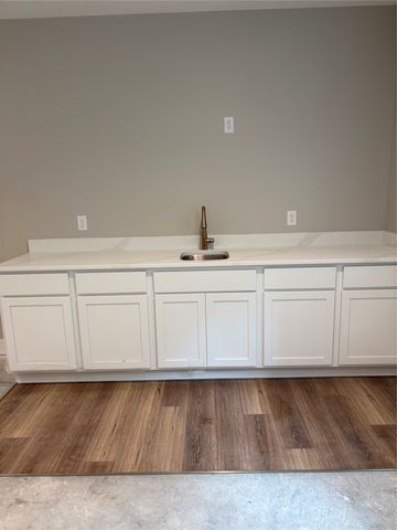 5633 Walnut Ridge Drive, Des Moines, IA 50317