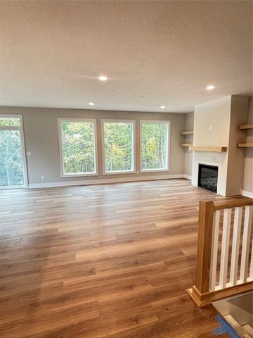 5633 Walnut Ridge Drive, Des Moines, IA 50317