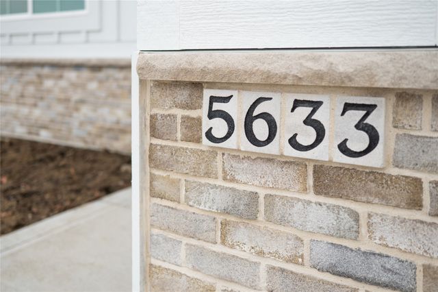 5633 Walnut Ridge Drive, Des Moines, IA 50317