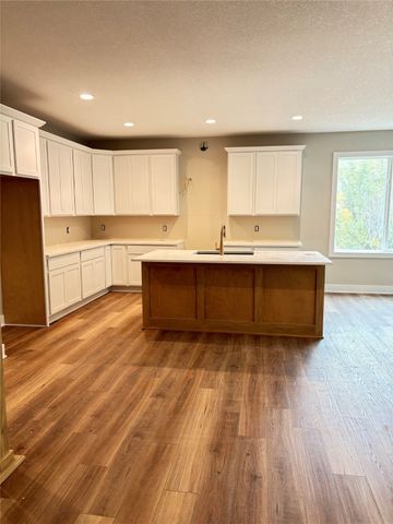 5633 Walnut Ridge Drive, Des Moines, IA 50317