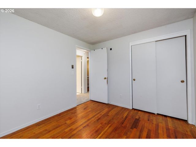 11725 Sw BLAKENEY St, Beaverton, OR 97008